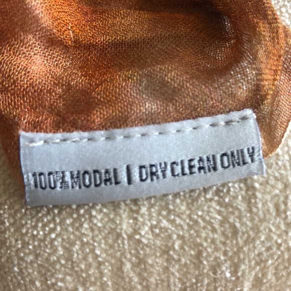 Beautiful scarf!! - Picture 5 of 5